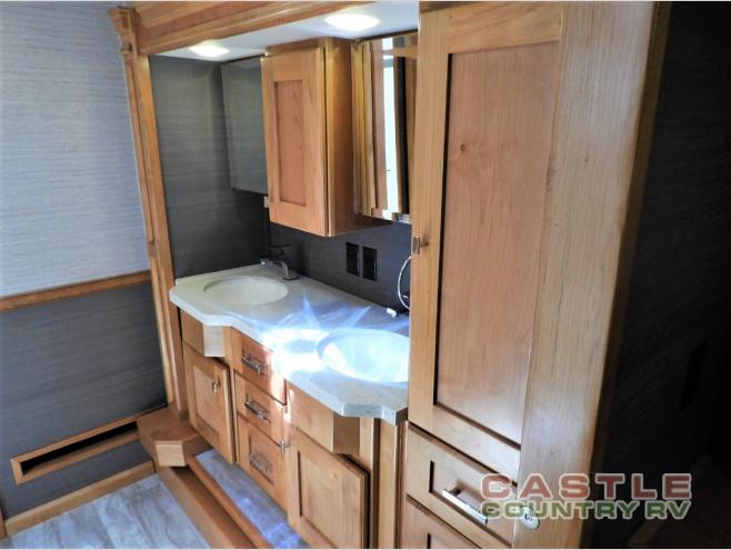Vilano Master Bath